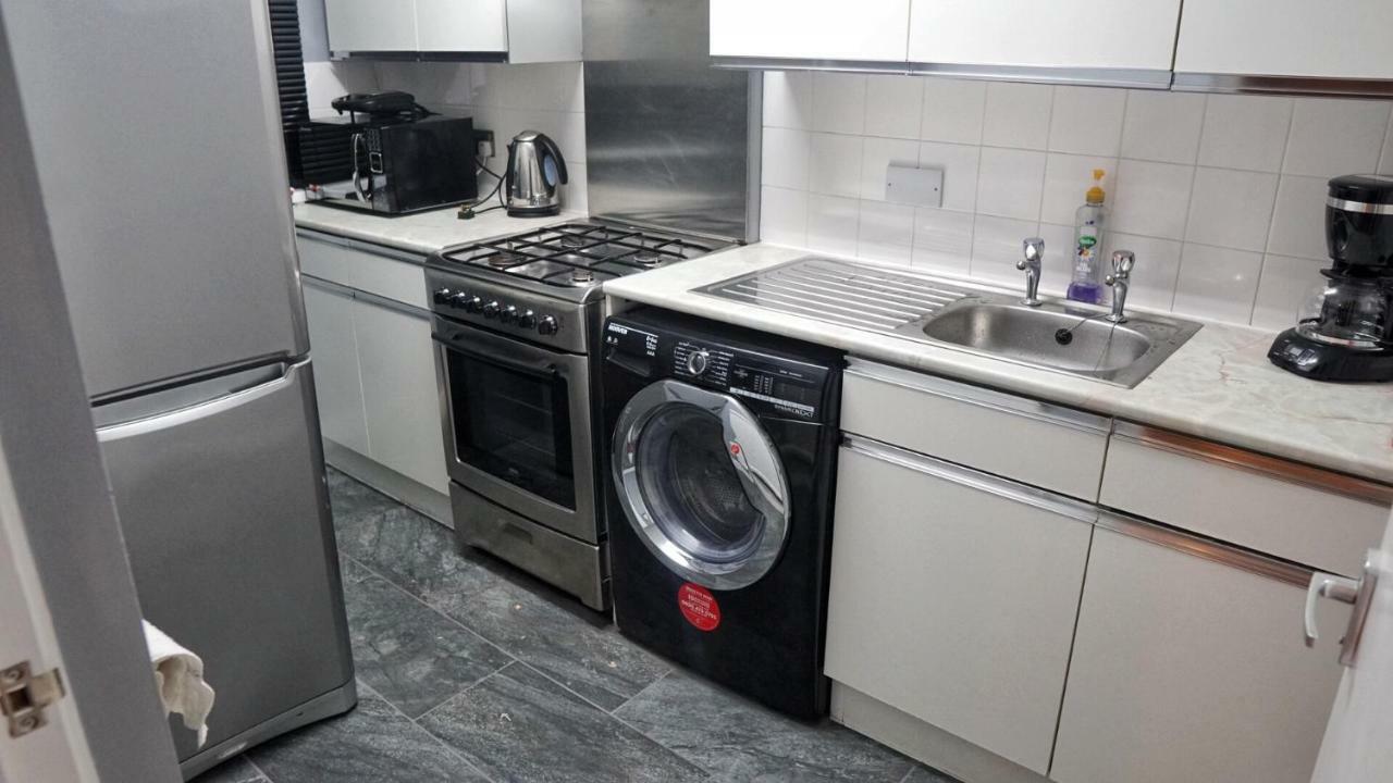 North London Apartment - Edmonton Exterior photo