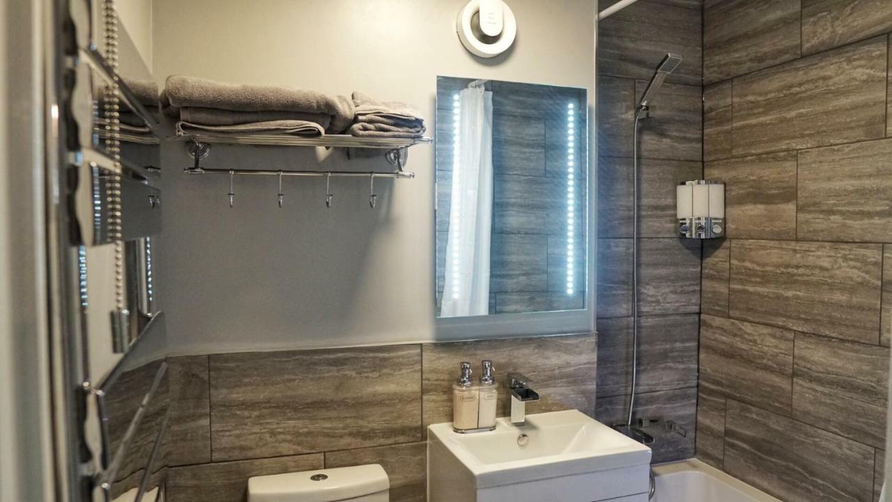 North London Apartment - Edmonton Exterior photo